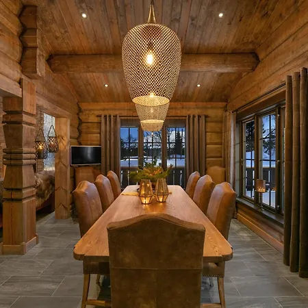 Exclusive Mountain Retreat In Out